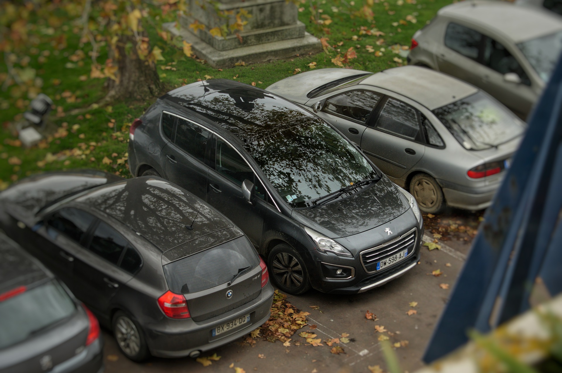 voitures sur un parking